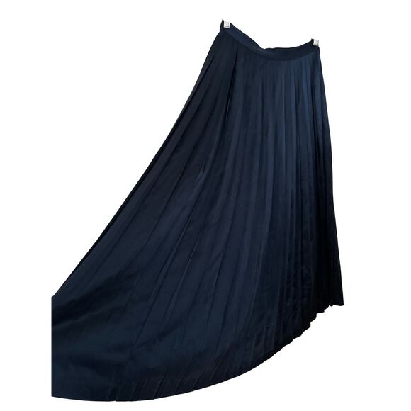 Vintage 1980s Linda Allard for Ellen Tracy Silk Pleated Maxi Skirt – Navy, Sz 6 - Picture 2 of 6